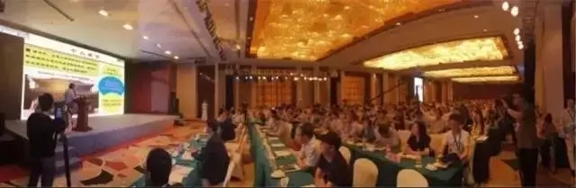 案例|中國(guó)服裝定制高峰論壇暨浙江省時(shí)尚產(chǎn)業(yè)聯(lián)合會(huì)成立大會(huì)